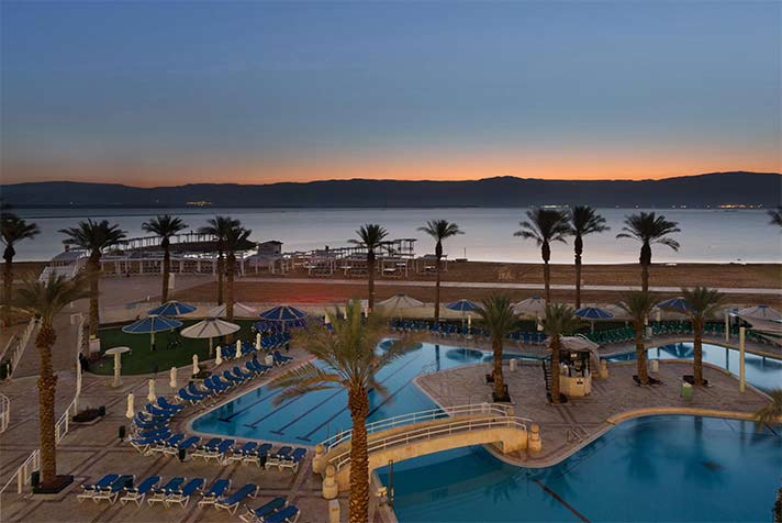Бассейн Crowne Plaza Dead Sea