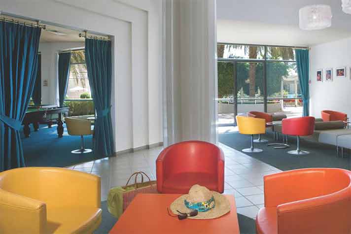 Холл гостиницы Isrotel Riviera Club